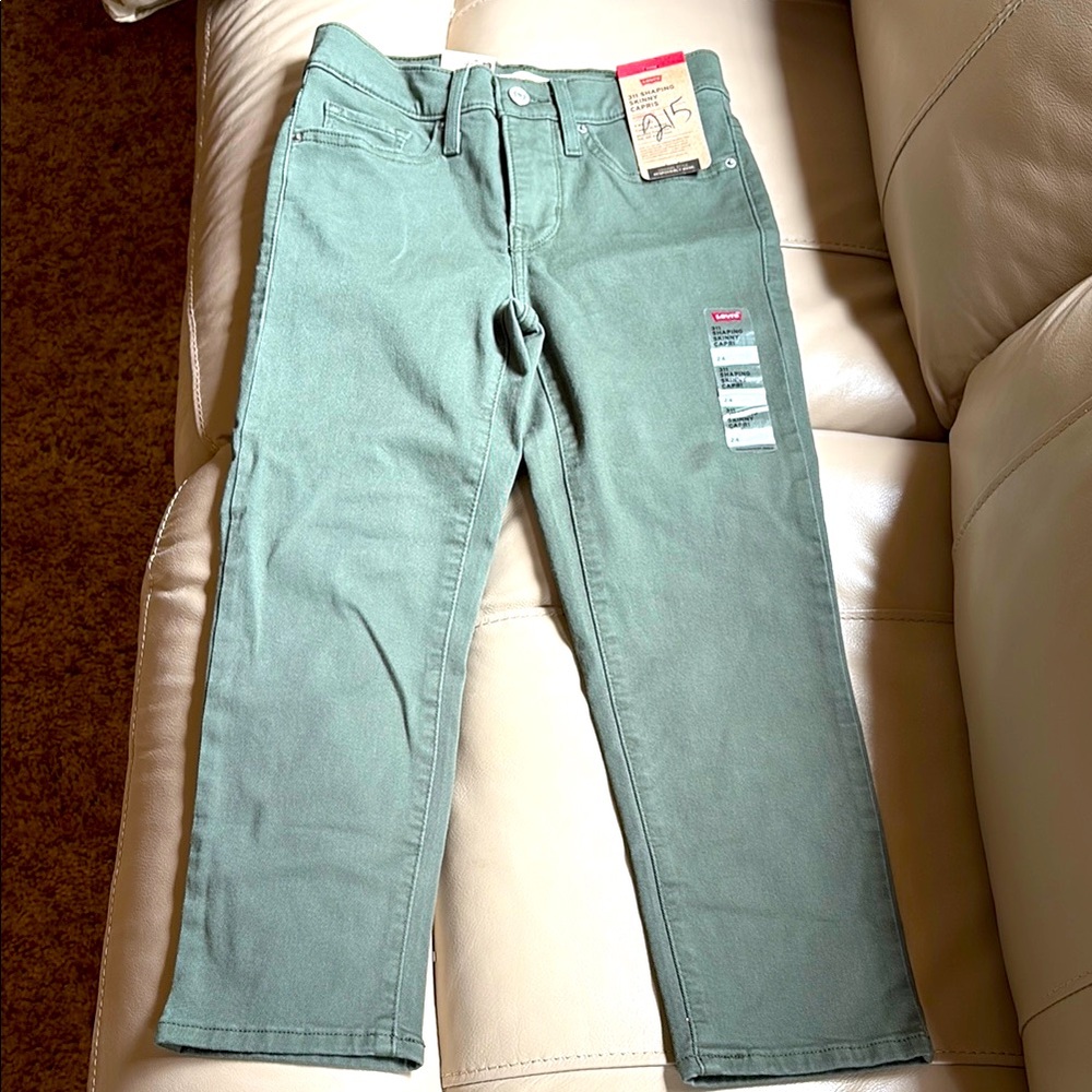 Levi's Green shaping Capri